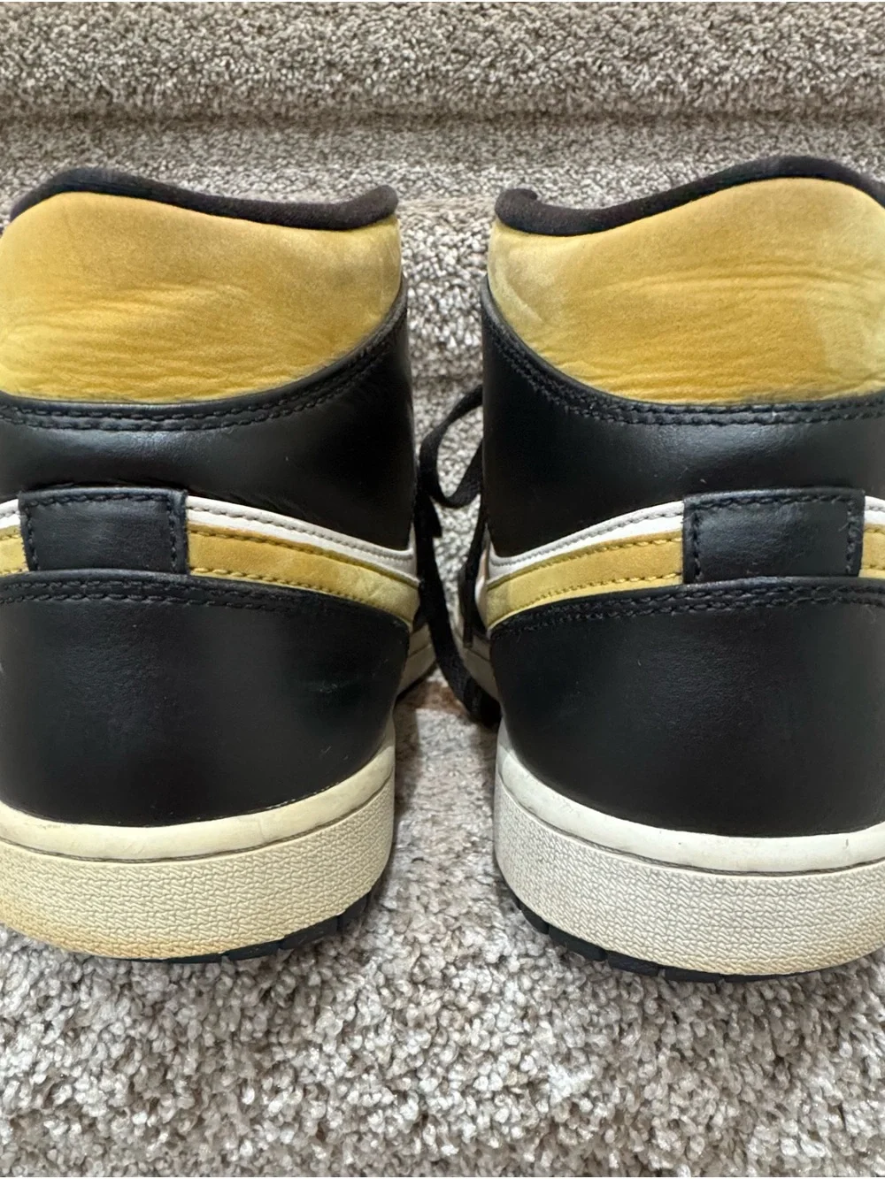 Nike Air Jordan 1 Retro Mid-Top Men’s Black White Gold Shoes Sneakers Size 11.5